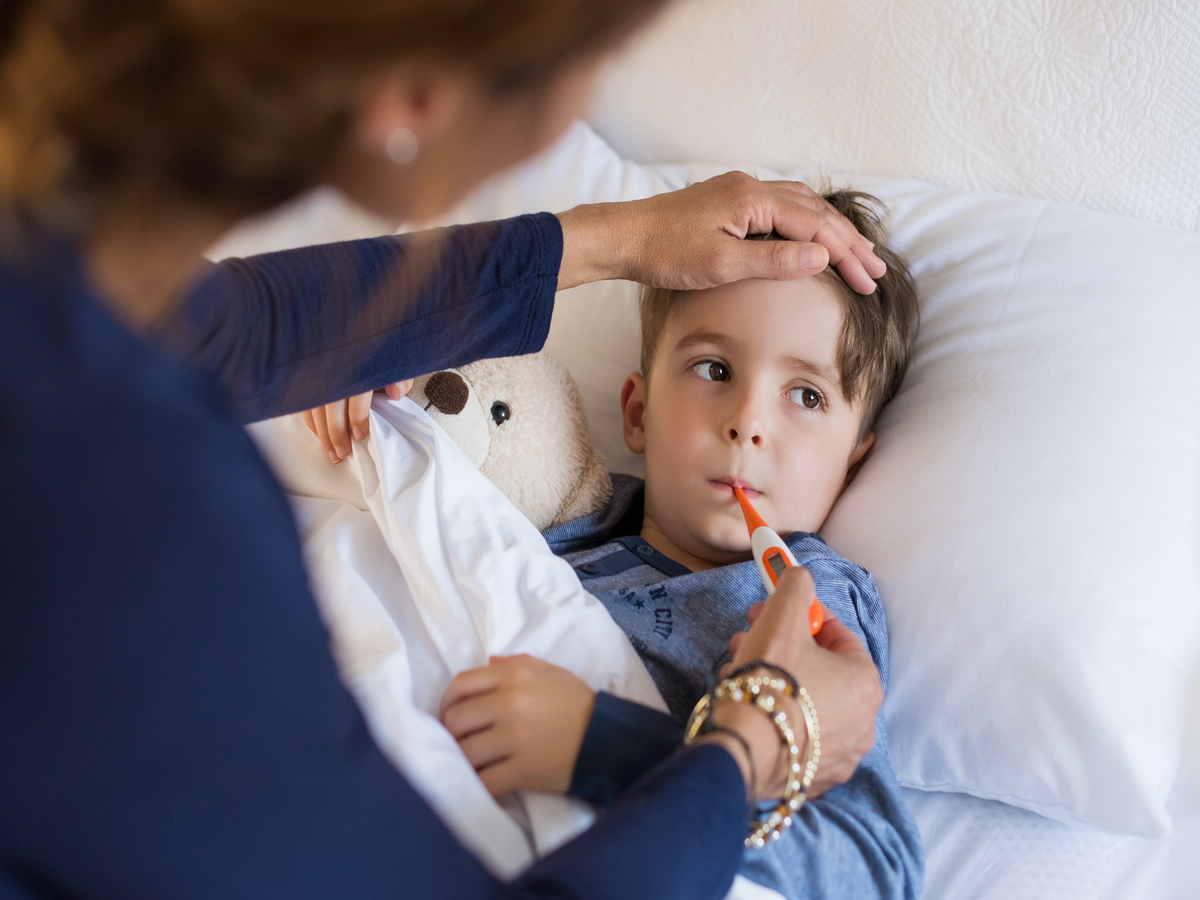 como puedo ayudar a mi bebe o niño a dormir mejor cuando está enfemo