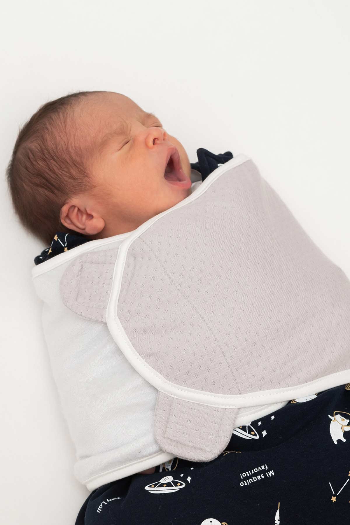 Manta swaddle gris Baby Loli