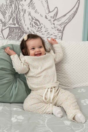 Pijama Pima Crema Flores Niña 8
